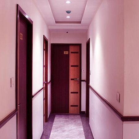Hotel Saineel Мумбай Екстериор снимка