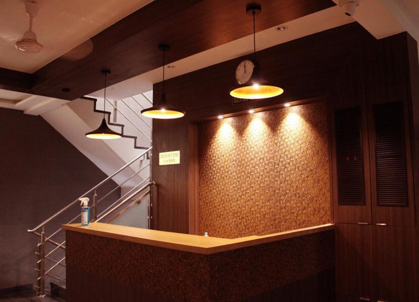 Hotel Saineel Мумбай Екстериор снимка